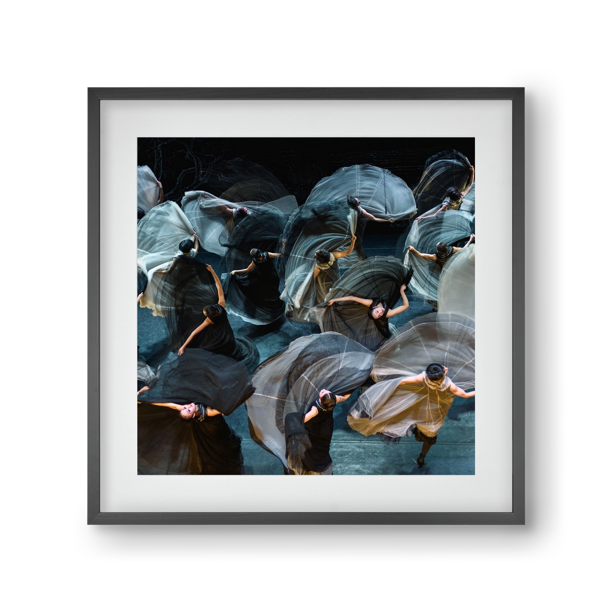 ocean of skirts 2 square, 30x30 cm (20x20 cm), Fekete keret, paszpartuval