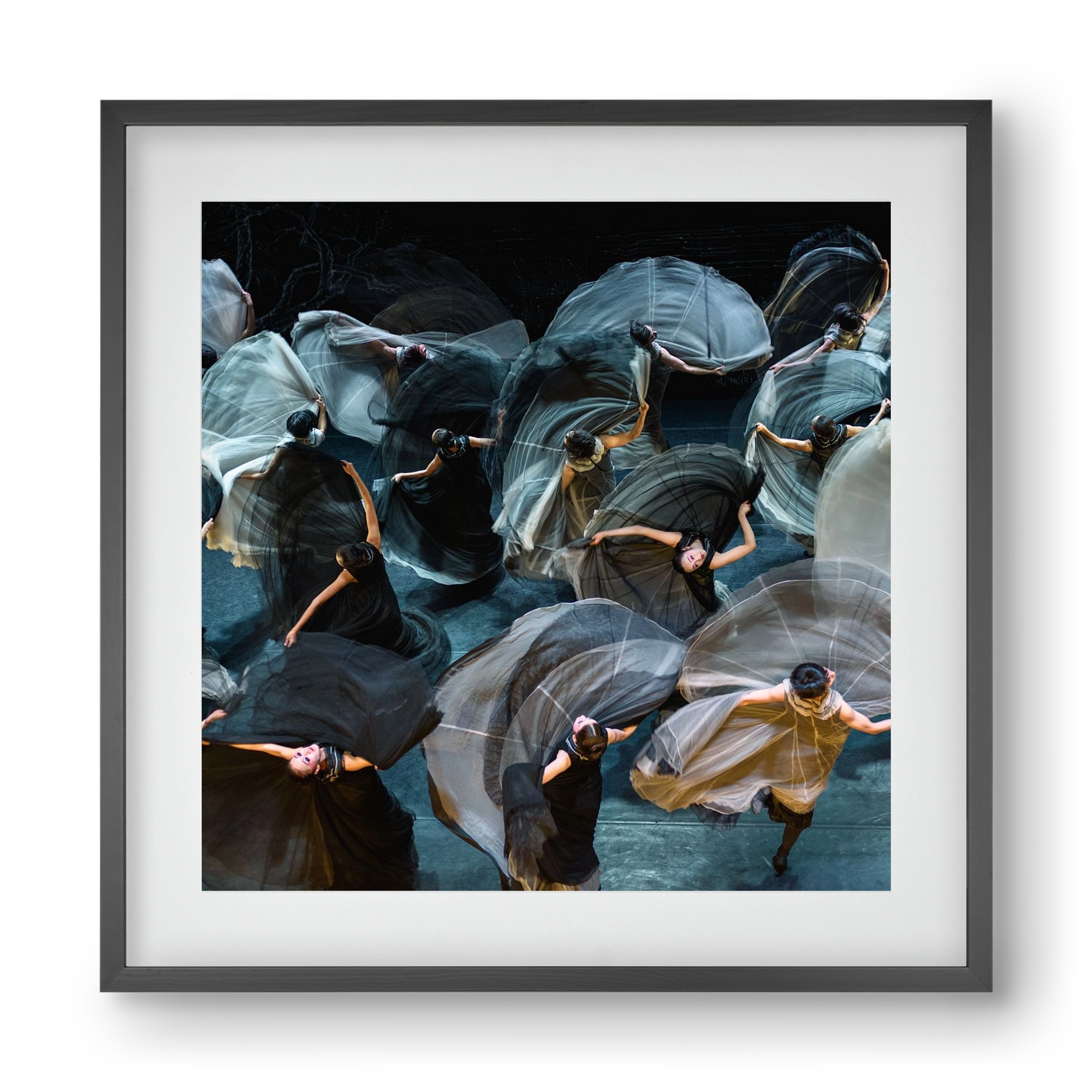 ocean of skirts 2 square, 40x40 cm (30x30 cm), Fekete keret, paszpartuval