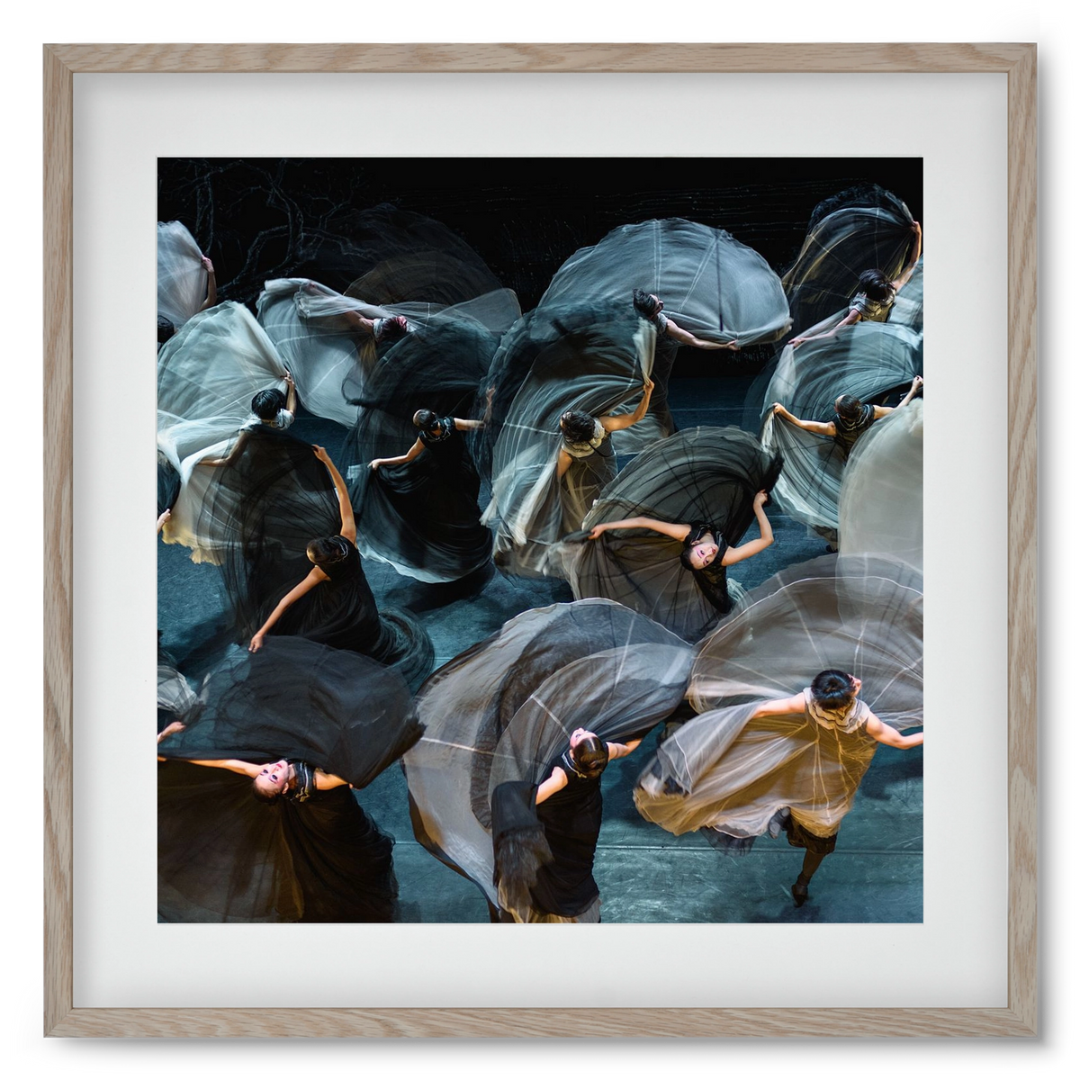 ocean of skirts 2 square, 50x50 cm (40x40 cm), Tölgy keret, paszpartuval