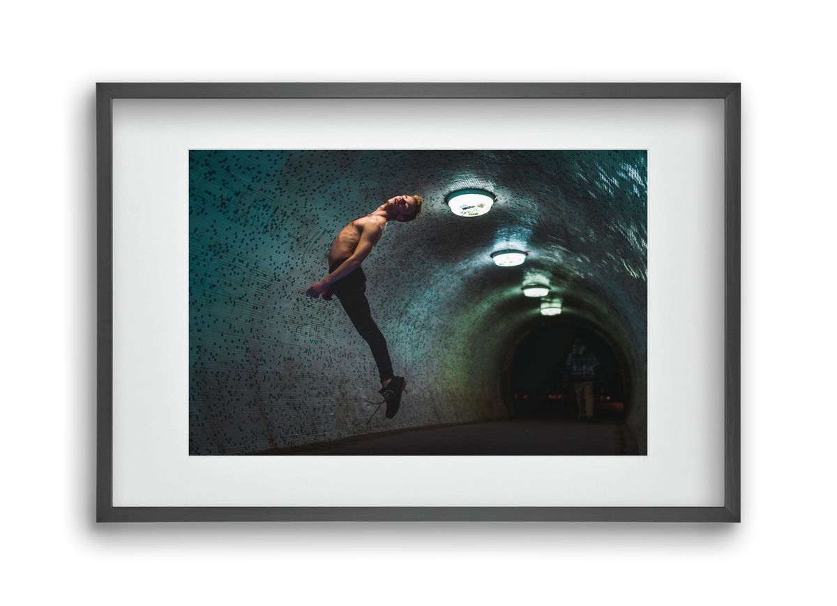 levity, 45x30 cm (30x20 cm), Fekete keret, paszpartuval