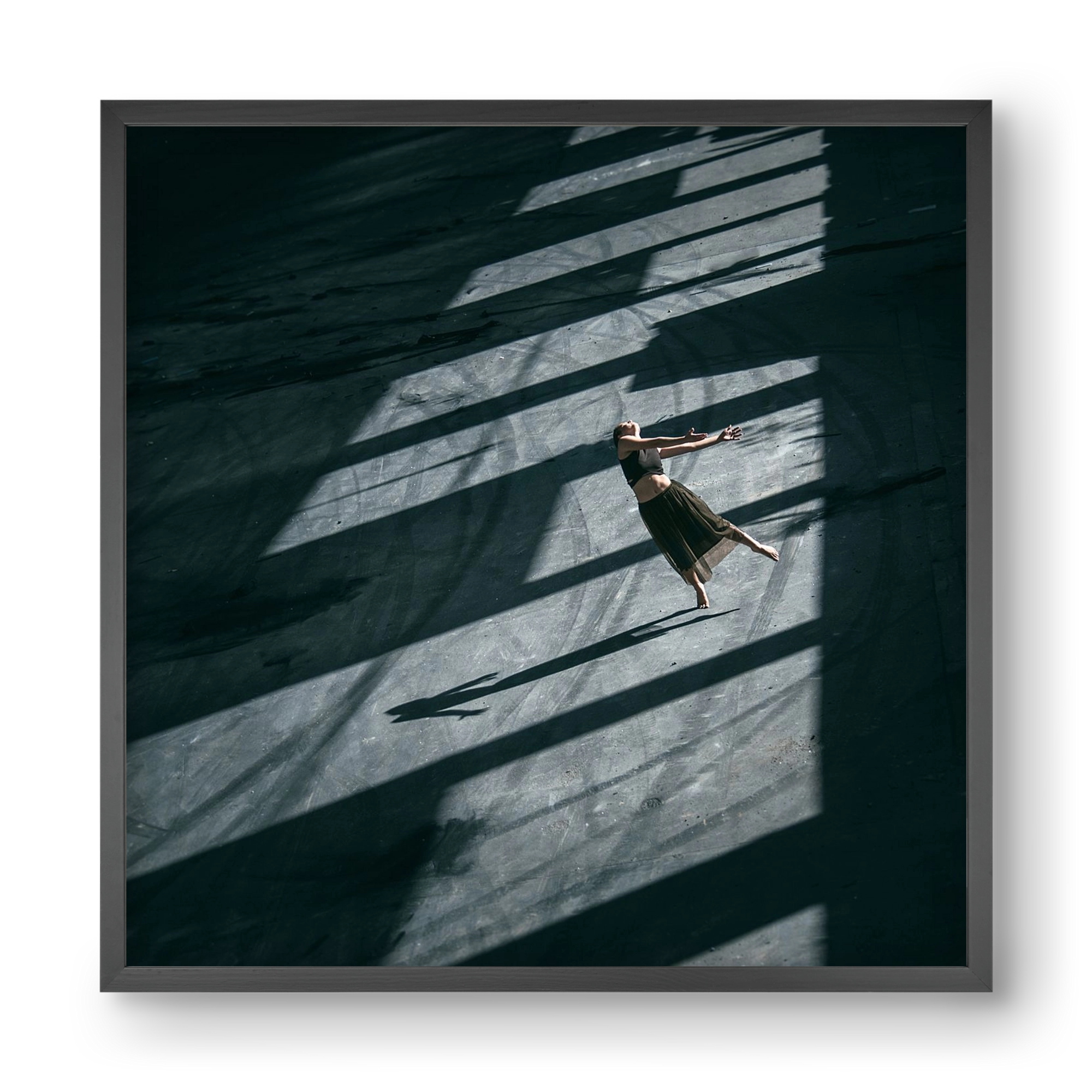 fallin', 40x40 cm (40x40 cm), Fekete keret