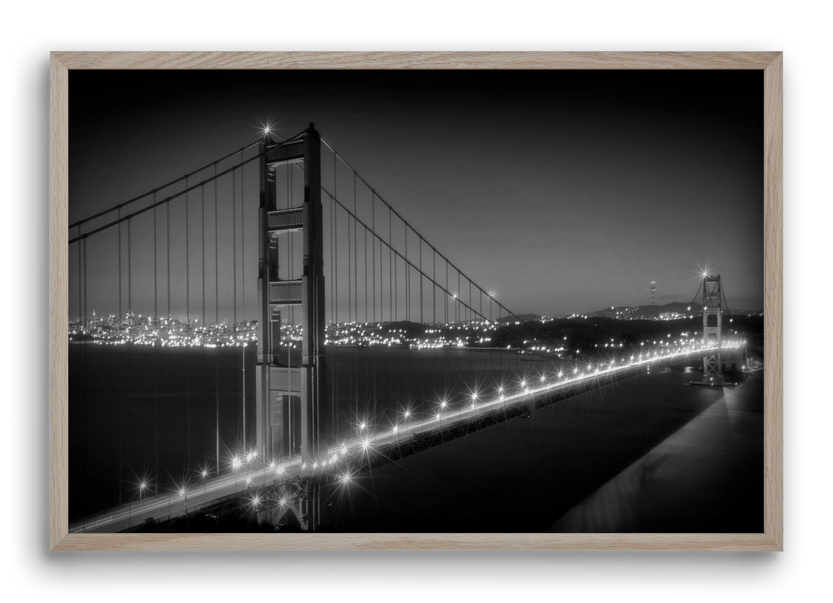 Evening Cityscape of Golden Gate Bridge | Monochrome, 60x40 cm (60x40 cm), Tölgy keret