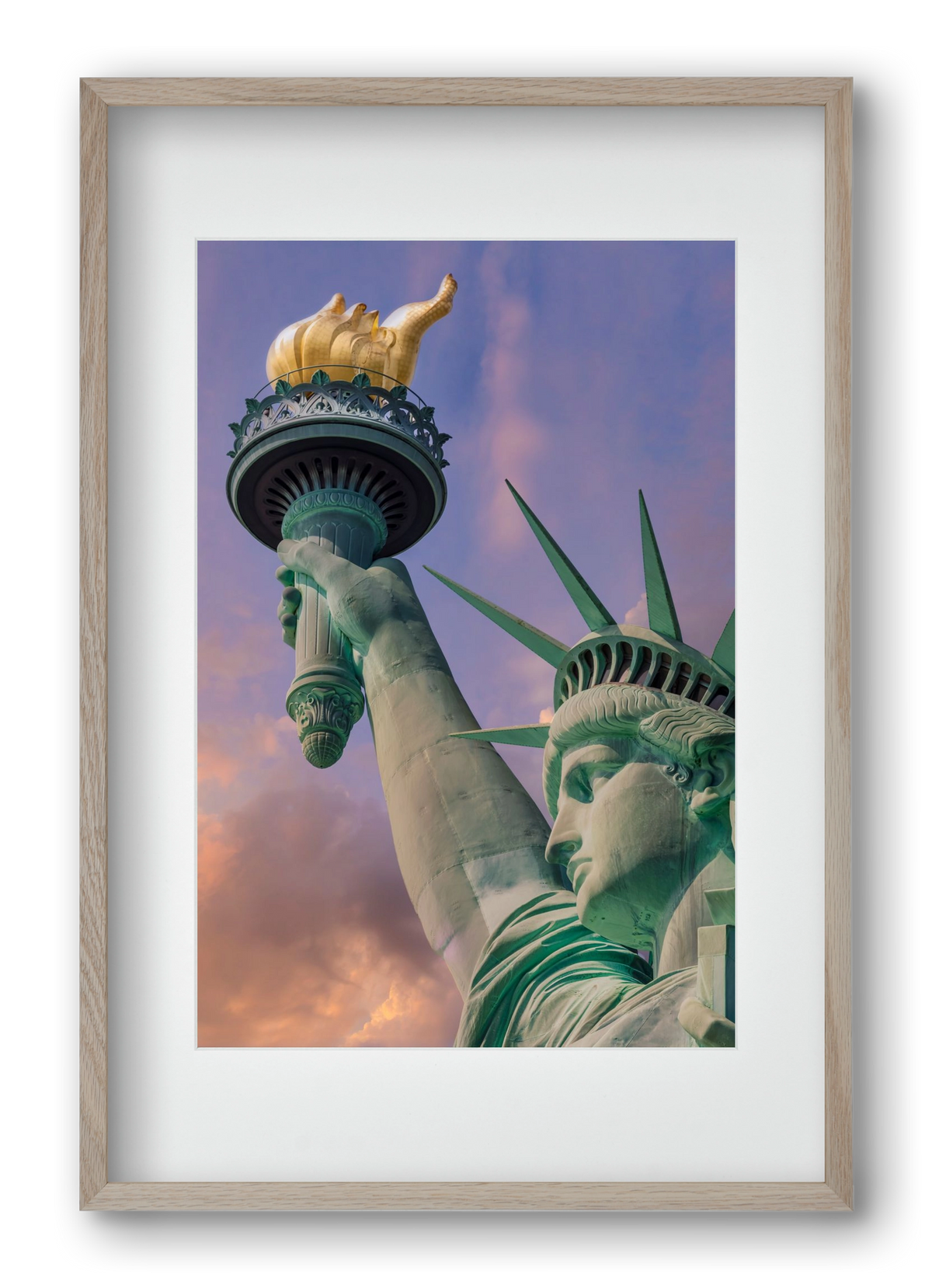 NEW YORK CITY Statue of Liberty at sunset, 40x60 cm (30x45 cm), Tölgy keret, paszpartuval