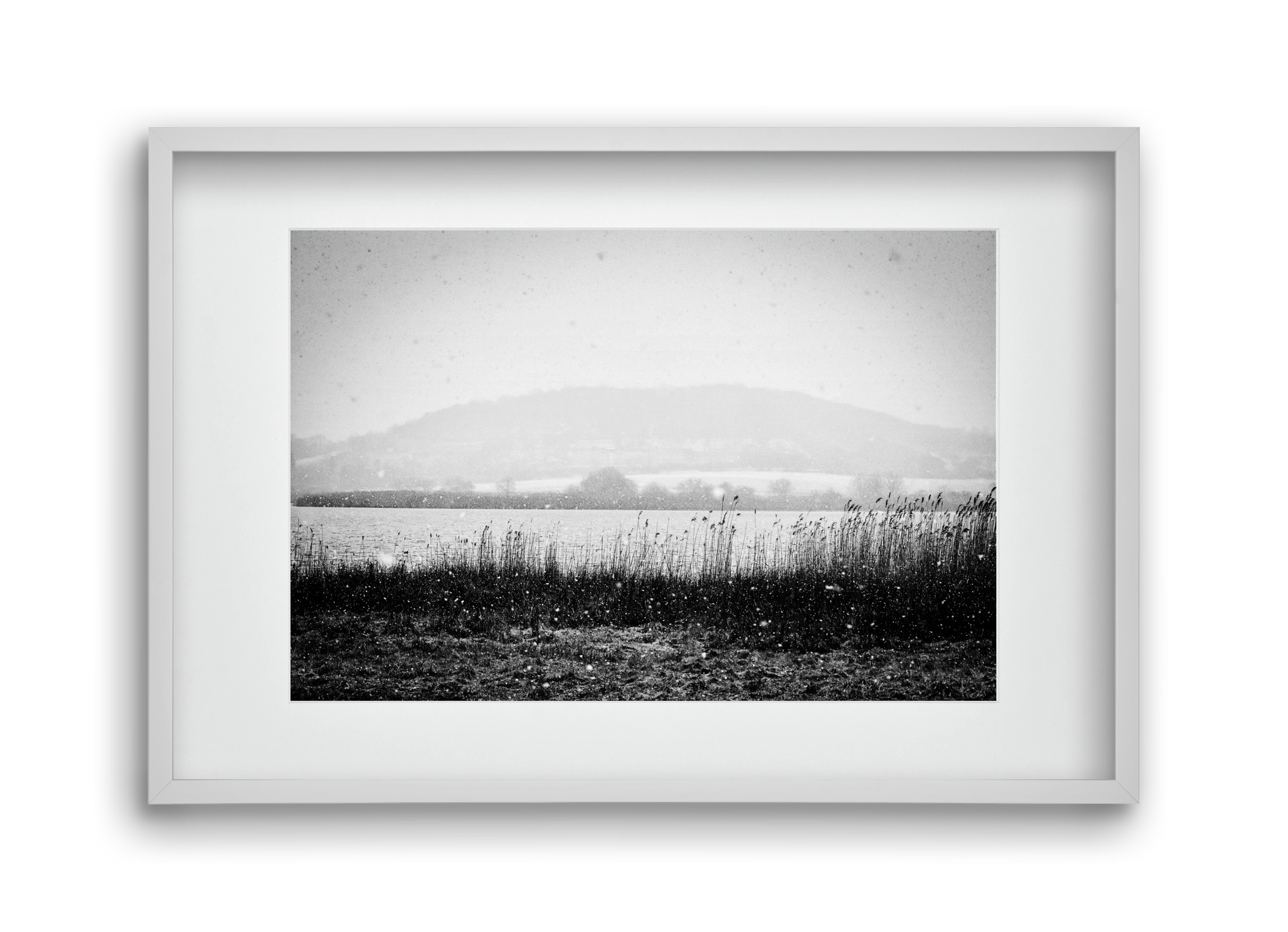 Internal, 45x30 cm (30x20 cm), Fehér keret, paszpartuval