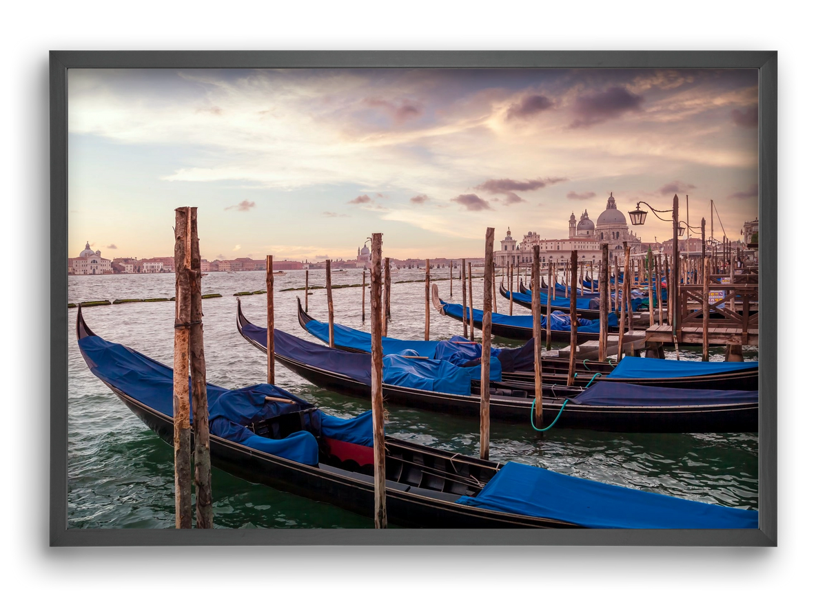 VENICE Gondolas & Santa Maria della Salute , 60x40 cm (60x40 cm), Fekete keret