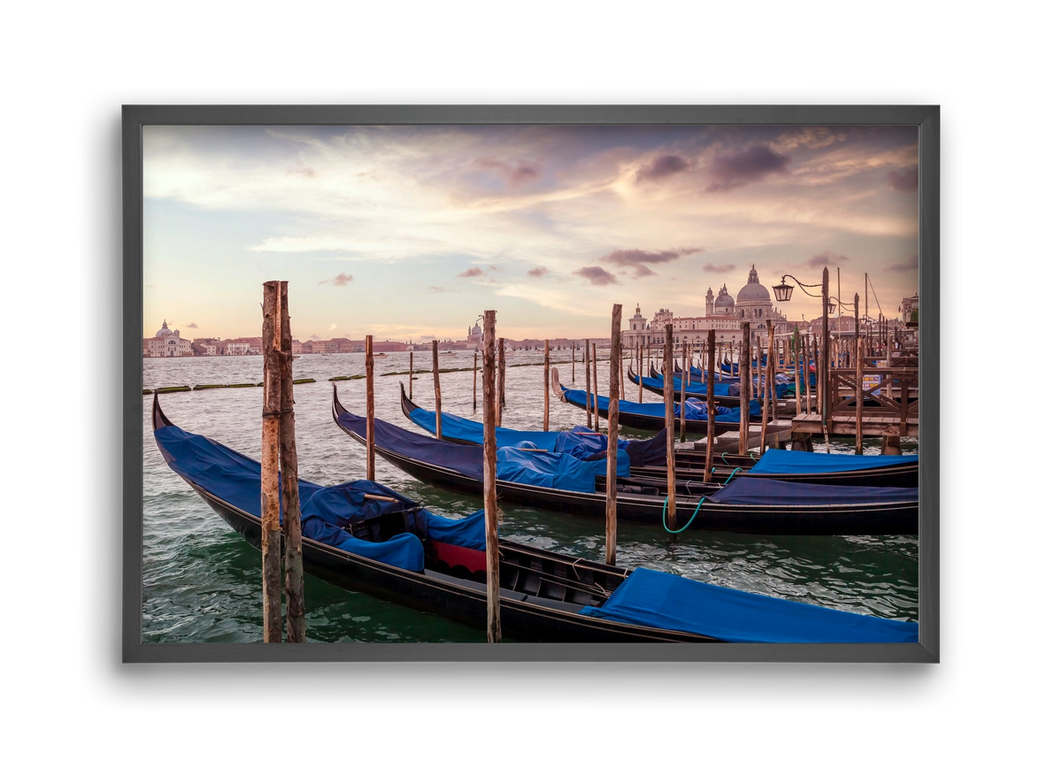 VENICE Gondolas & Santa Maria della Salute , 45x30 cm (45x30 cm), Fekete keret
