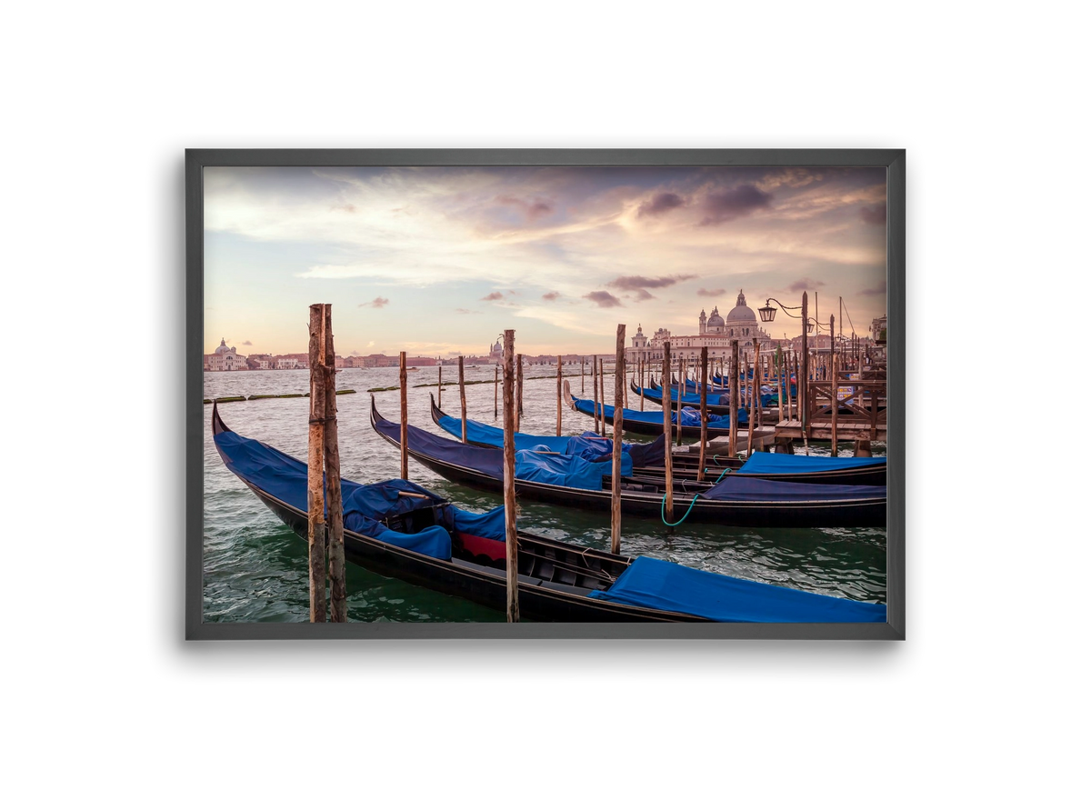 VENICE Gondolas & Santa Maria della Salute , 30x20 cm (30x20 cm), Fekete keret