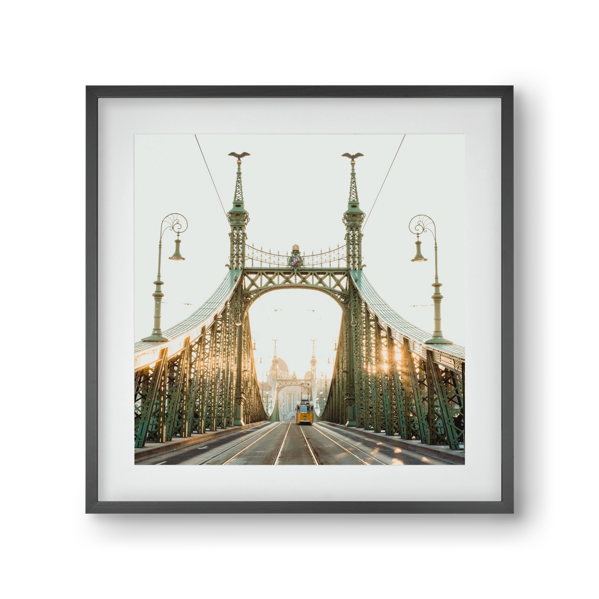 Liberty Bridge Sunset , 30x30 cm (20x20 cm), Fekete keret, paszpartuval