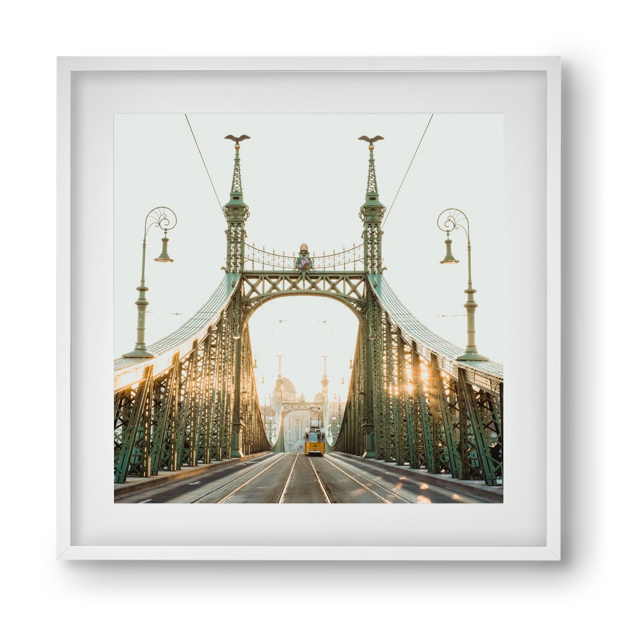 Liberty Bridge Sunset , 40x40 cm (30x30 cm), Fehér keret, paszpartuval
