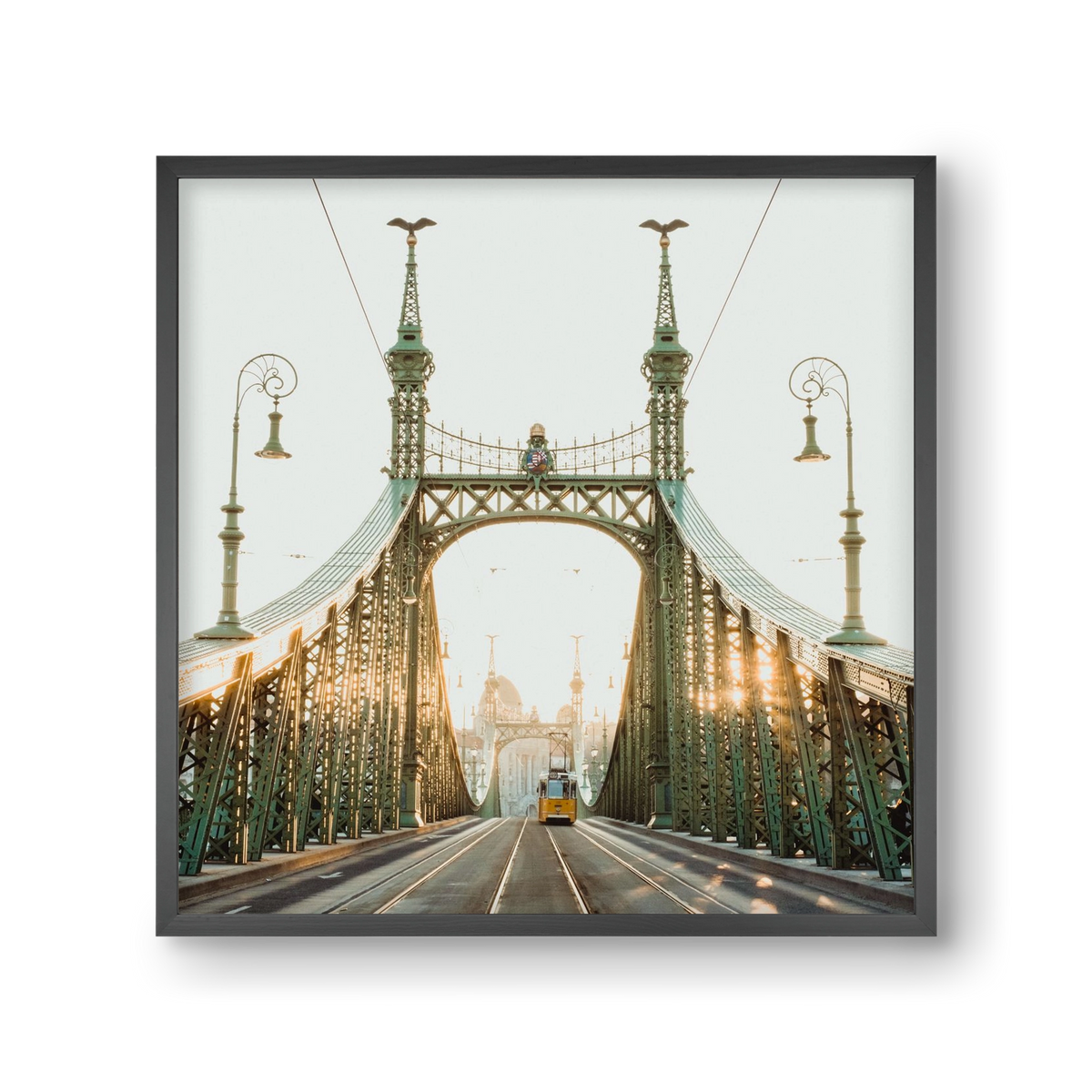 Liberty Bridge Sunset , 30x30 cm (30x30 cm), Fekete keret