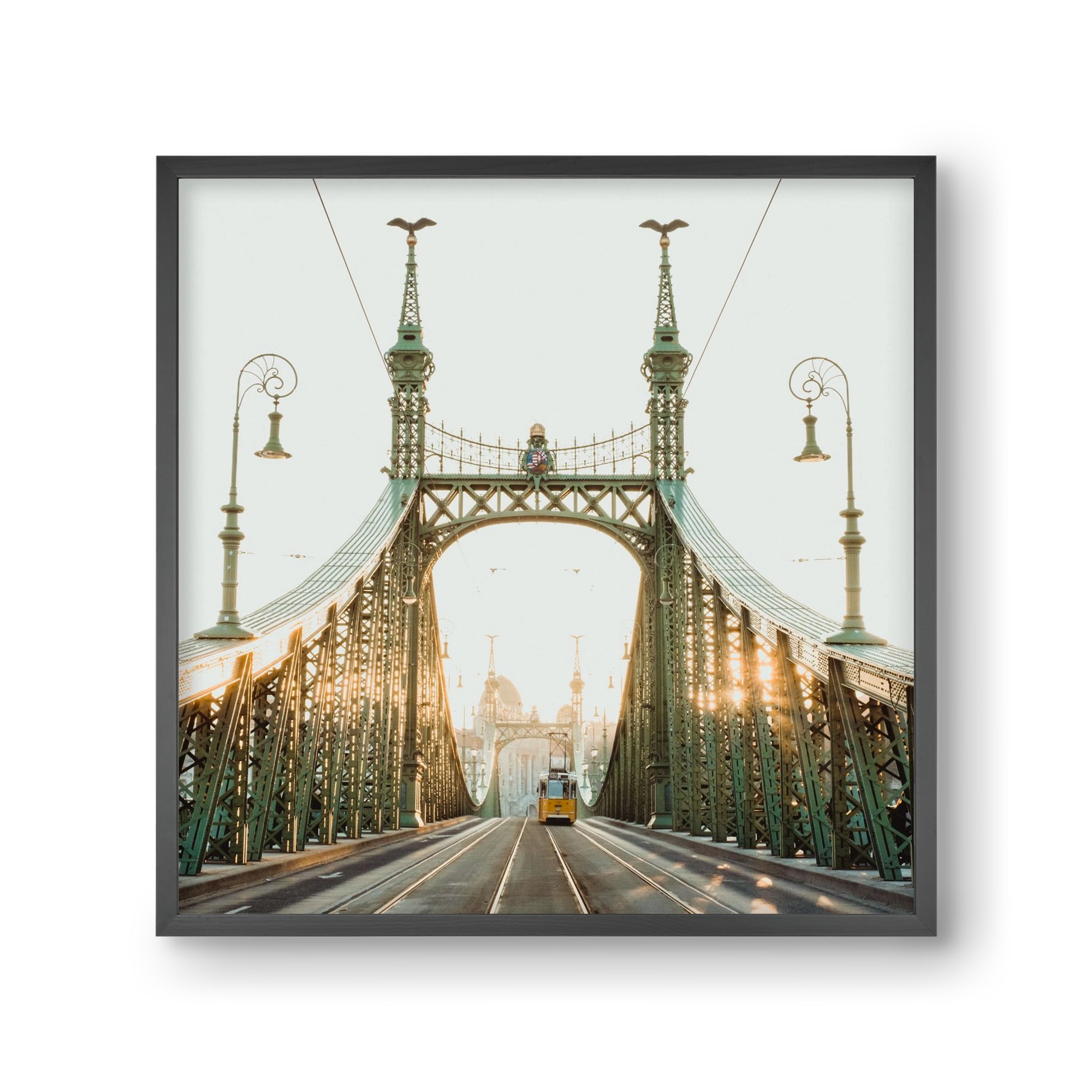 Liberty Bridge Sunset , 30x30 cm (30x30 cm), Fekete keret