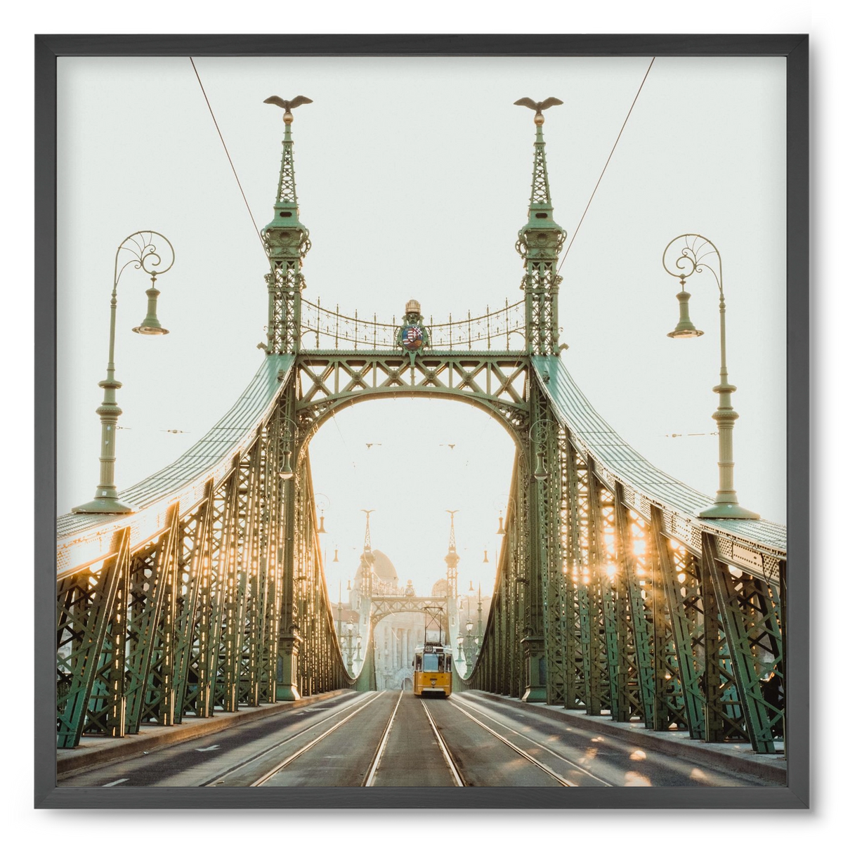 Liberty Bridge Sunset , 50x50 cm (50x50 cm), Fekete keret
