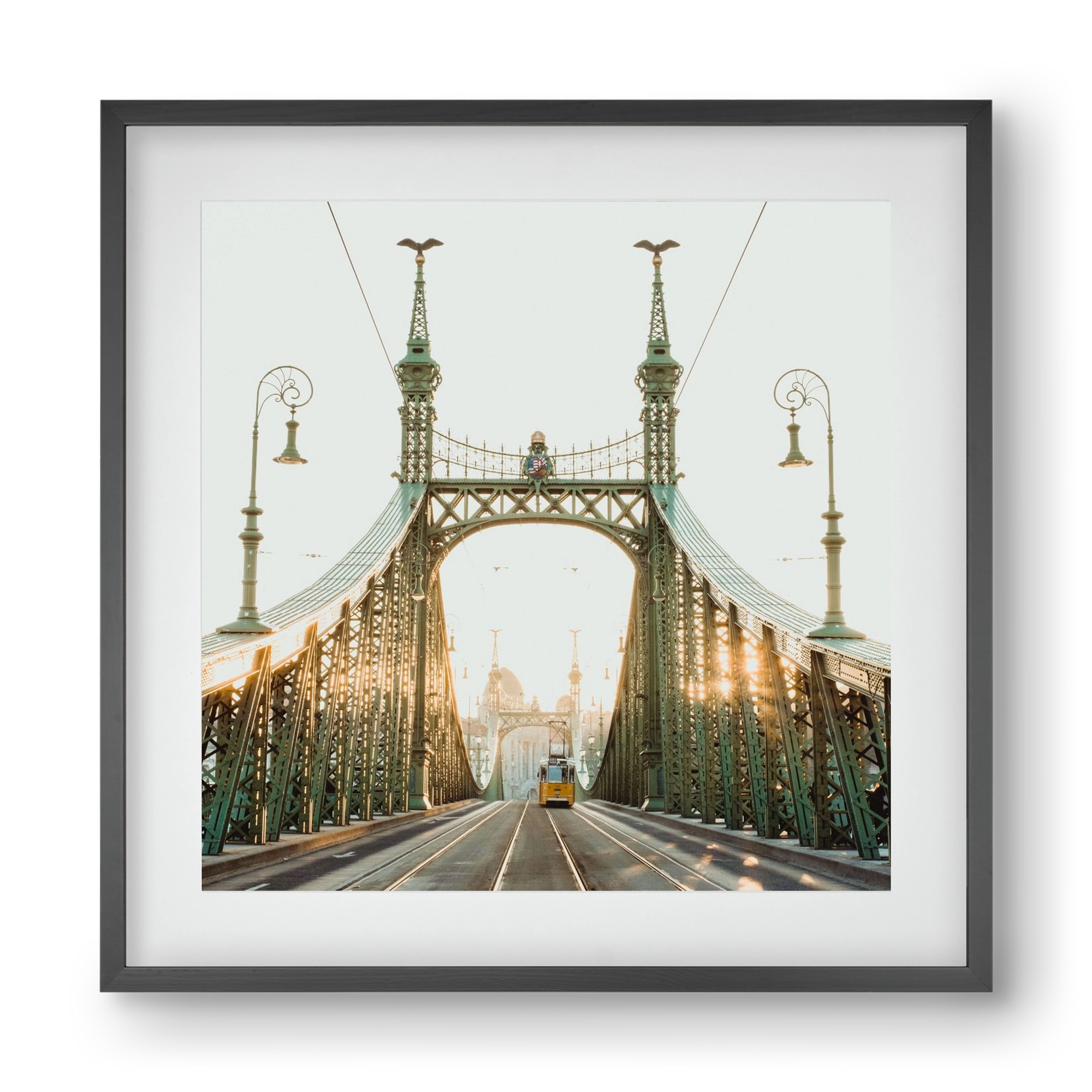 Liberty Bridge Sunset , 40x40 cm (30x30 cm), Fekete keret, paszpartuval