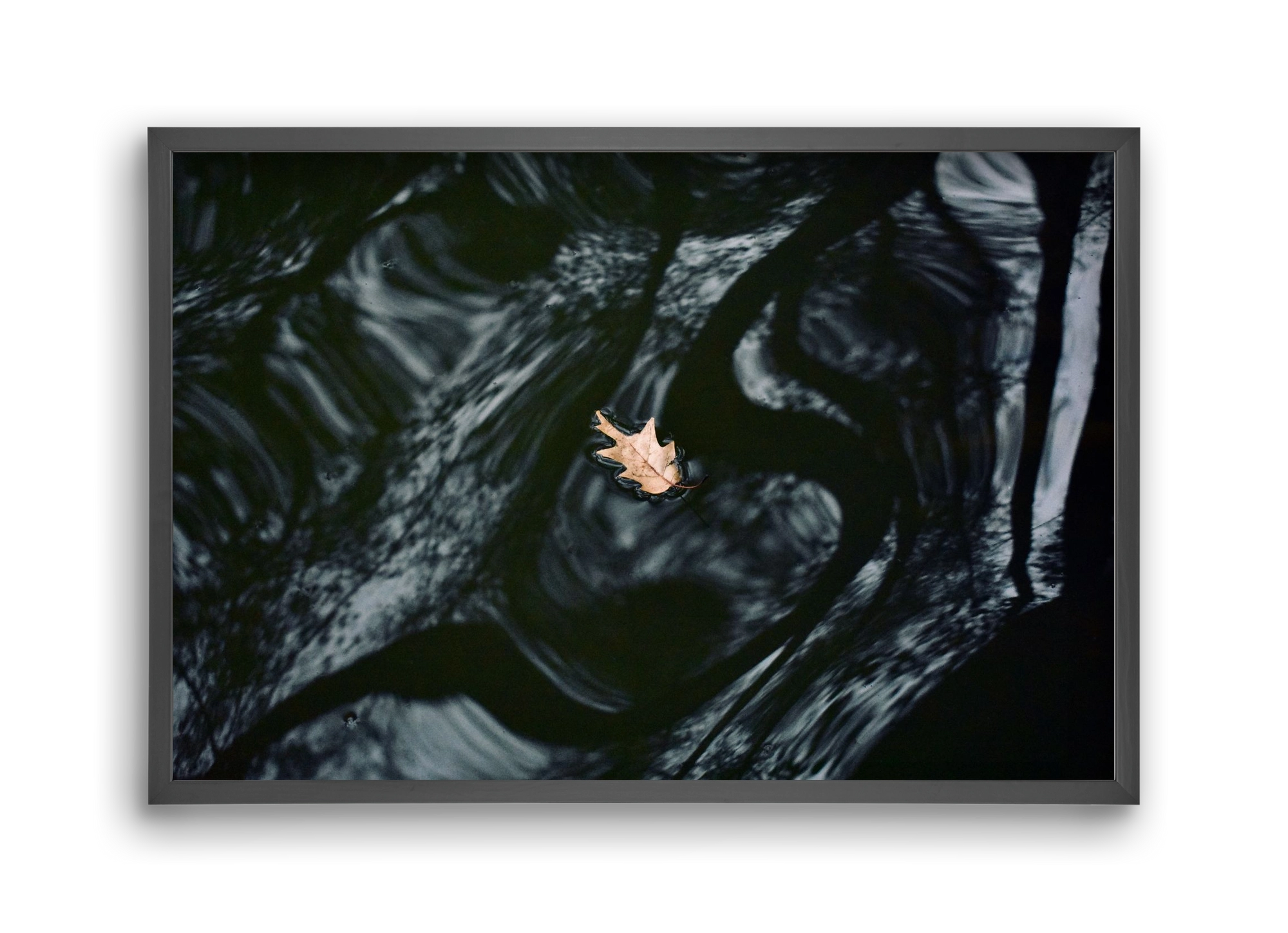 water philosophy, 45x30 cm (45x30 cm), Fekete keret