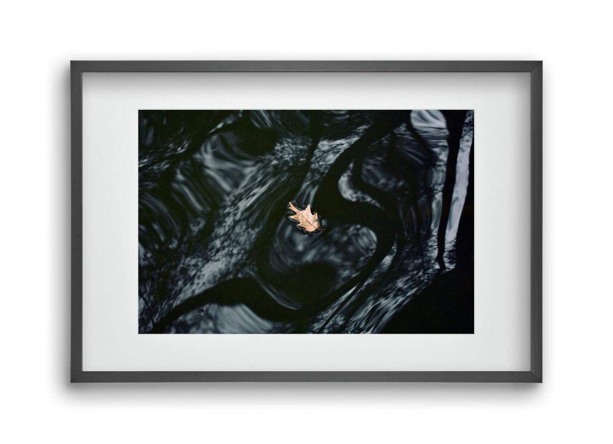 water philosophy, 45x30 cm (30x20 cm), Fekete keret, paszpartuval