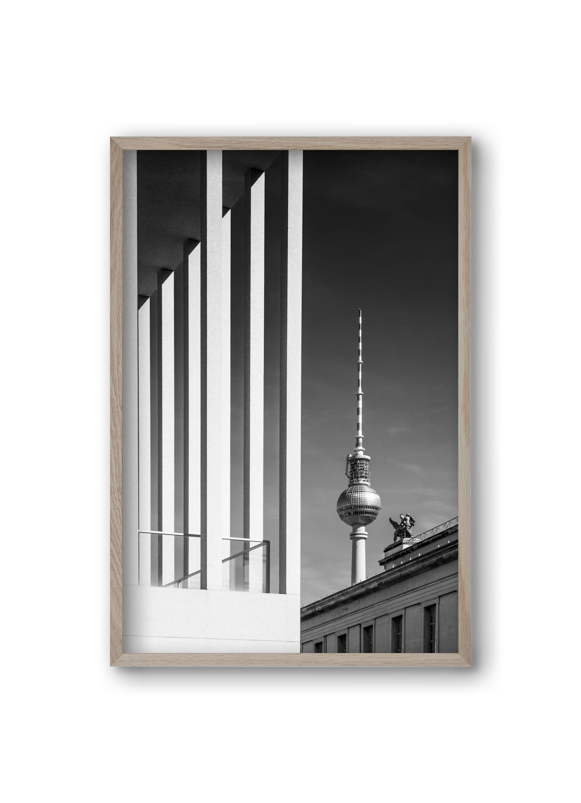 BERLIN Television Tower & Museum Island | Monochrome, 20x30 cm (20x30 cm), Tölgy keret