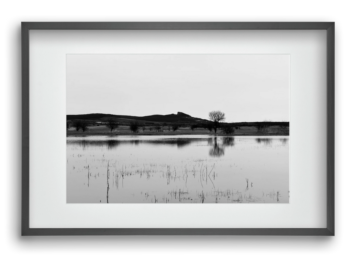 sharp, 60x40 cm (45x30 cm), Fekete keret, paszpartuval
