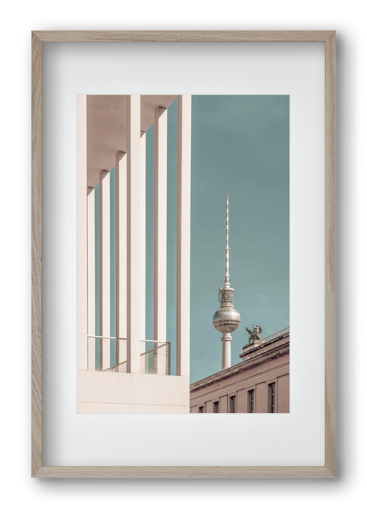 BERLIN Television Tower | urban vintage style, 40x60 cm (30x45 cm), Tölgy keret, paszpartuval